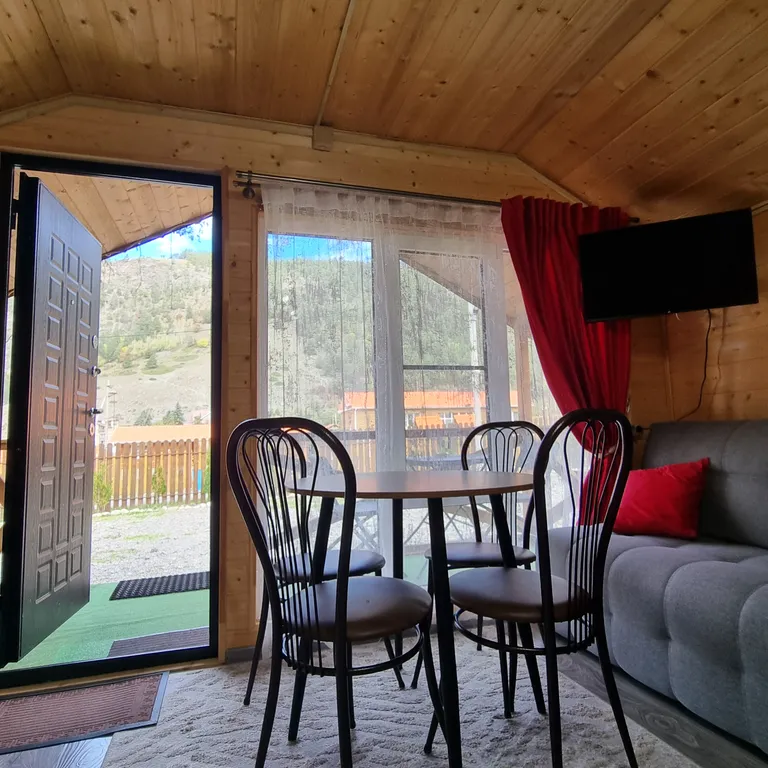 Уютный коттедж в хвойном лесу