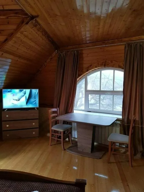 Семейная  деревянная, мансардная студия