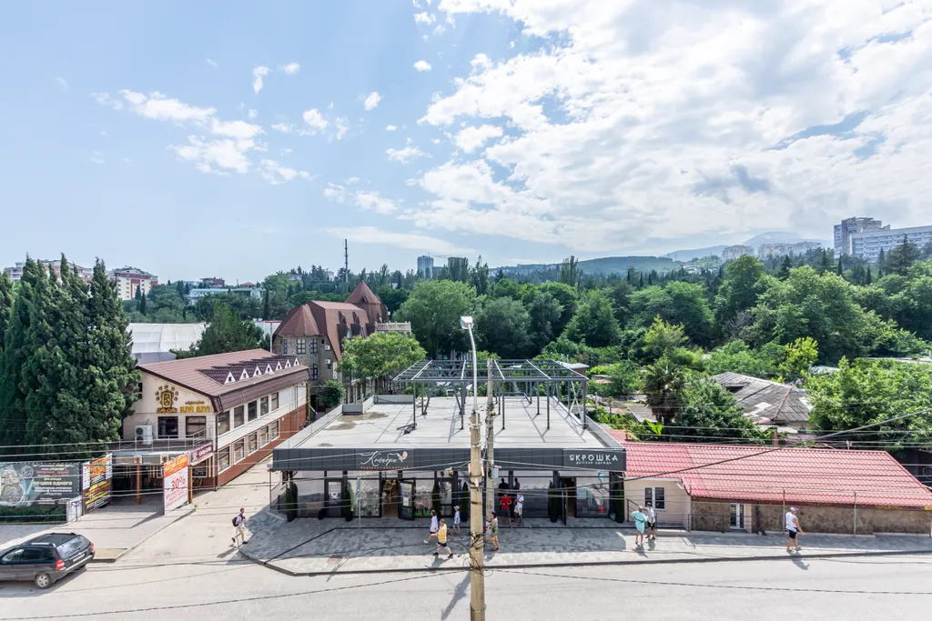 2х комнатные апартаменты в 200 метрах от моря в центое Алушты