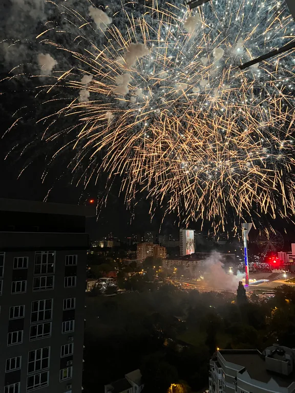 Евродвушка с видом на Дон и Театральную площадь