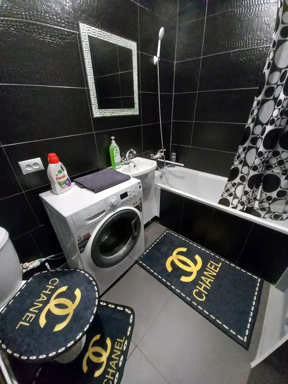 Бесконтактное заселение. Часть дома с отдельным входом и двором.