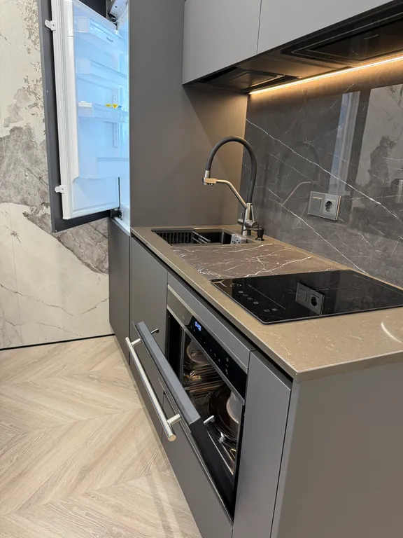 Дизайнерская студия на берегу моря