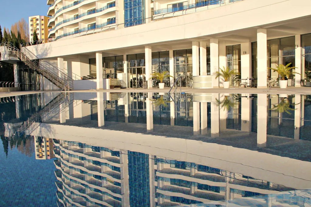 Роскошная идеал квартира с двумя террасами, тремя санузлами и бассейн