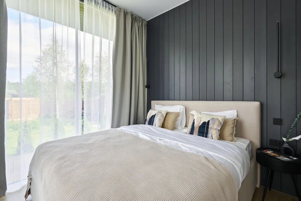 Большой панорамный дом с камином и сауной