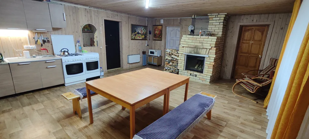 Уединенная дача с прудом и баней у Псковского озера