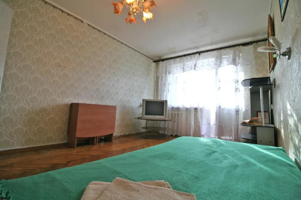 Квартира Теплая бюджетная квартира в центре города — Кириши