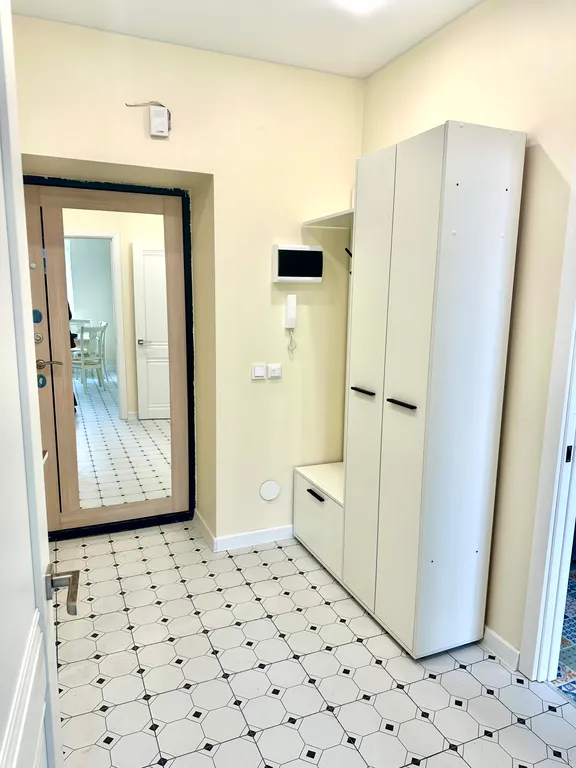 Светлые современные апартаменты в центре города