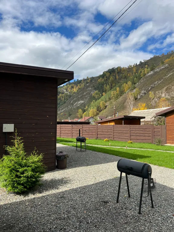 Дом благоустроенный с видом на гору