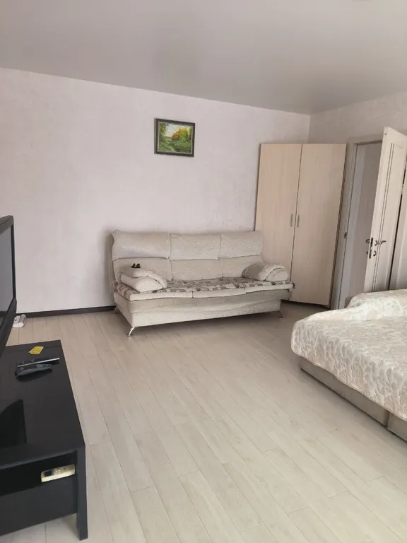 Уютная двухкомнатная квартира с видом на бульвар