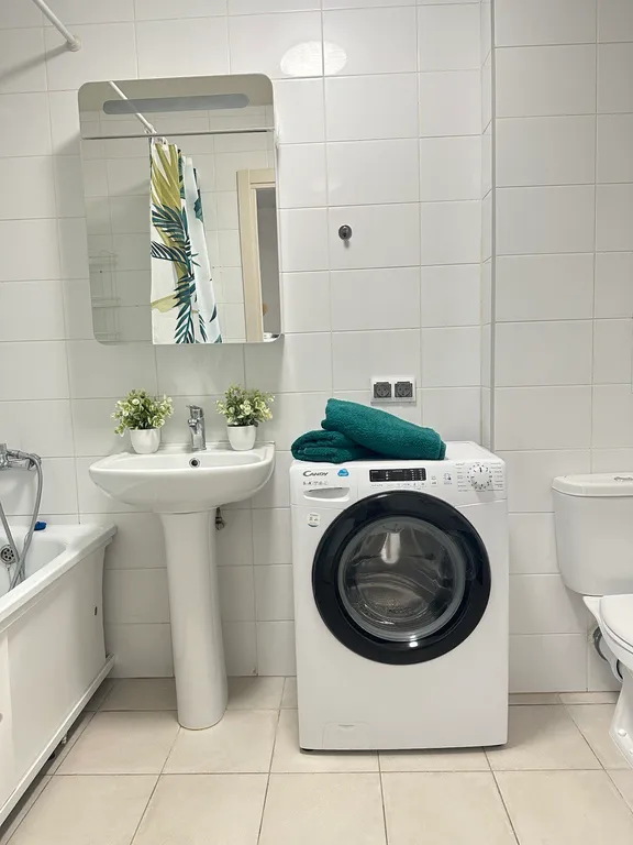 Светлая полноценная изолированная двухкомнатная квартира