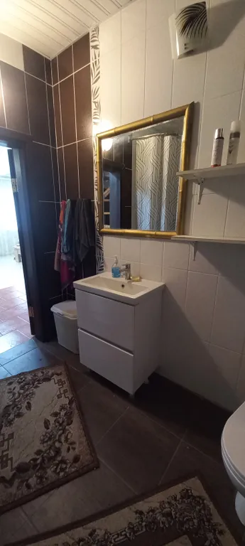 Коттедж Уютный дом рядом с морем в тенисом, фруктовом саду. — Южная Озереевка