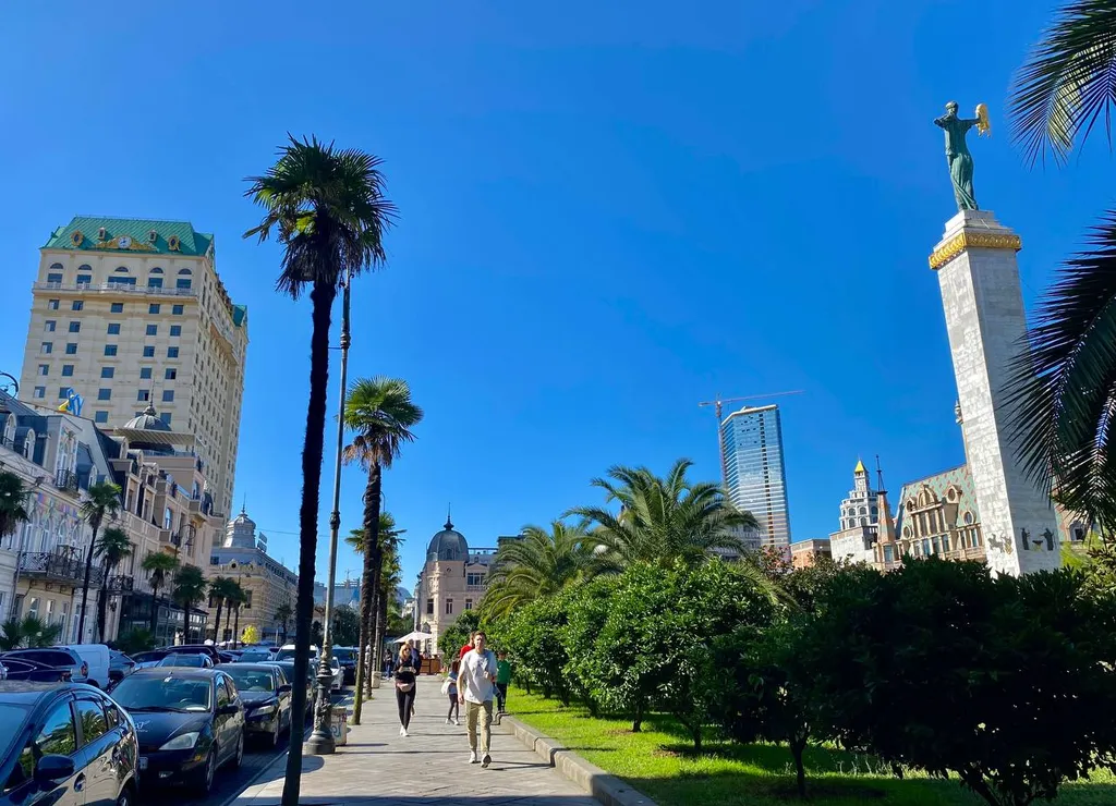 Апартаменты в центре Батуми 100 метров от моря, Porta Batumi Tower