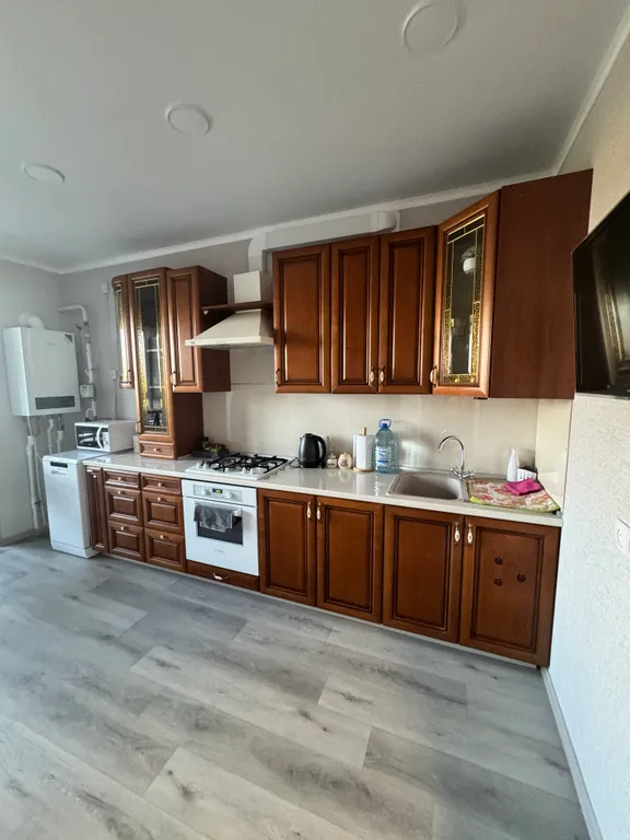 Совершенно новая чистая квартира в тихом районе города