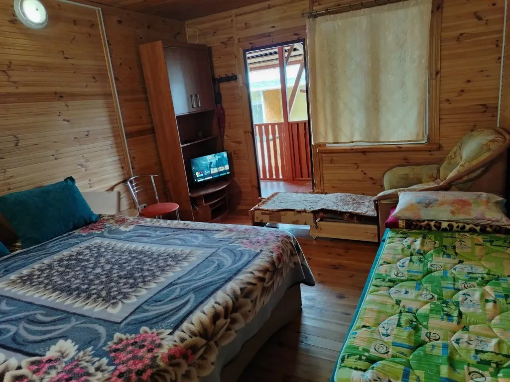 Экологичный деревянный коттедж в можжевеловой роще