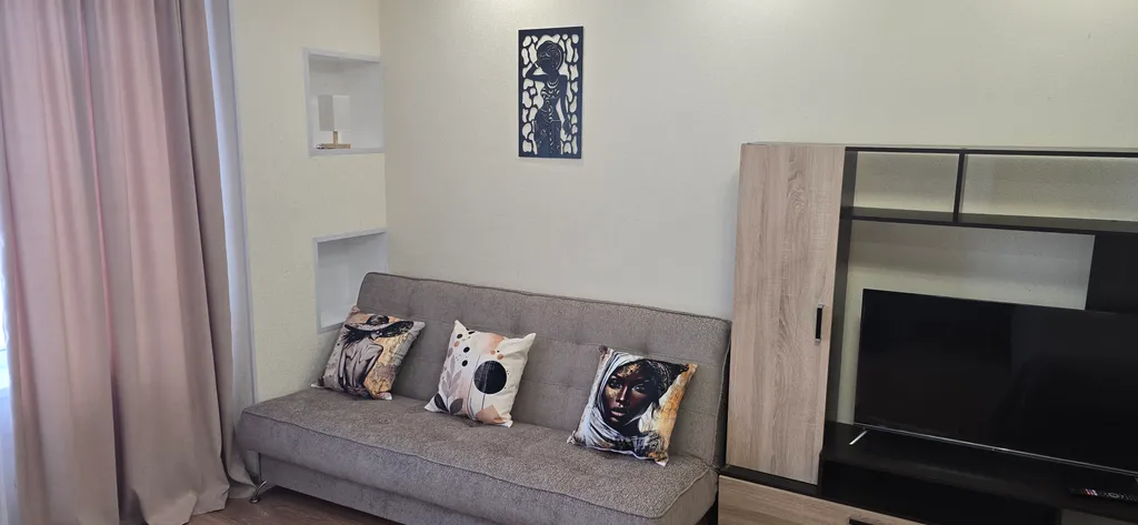 Двухкомнатная квартира в центре города — аренда посуточно в Нягань