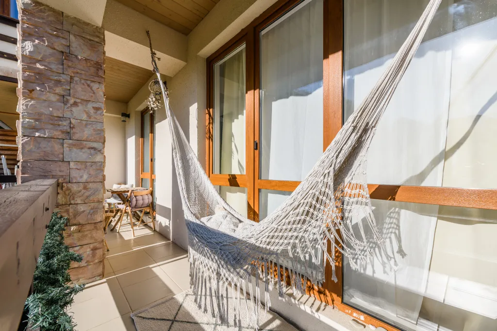 Двухкомнатные апартаменты с 2 балконами, 2 этаж, гамак