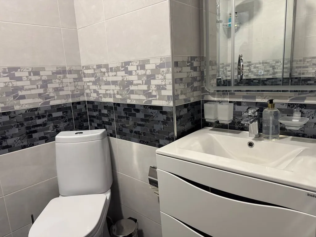 Квартира-студия с балконом возле моря