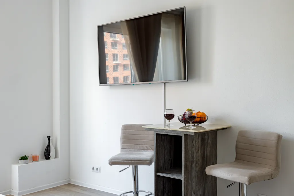 Стильная студия с балконом у метро