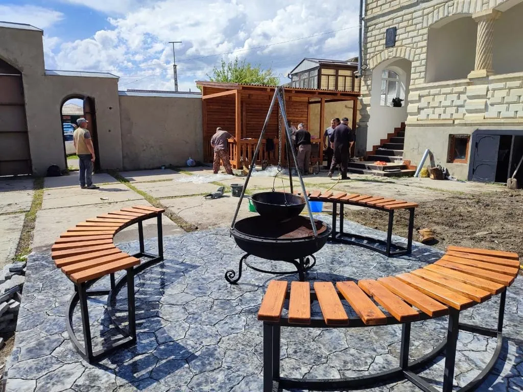 White House khunzakh