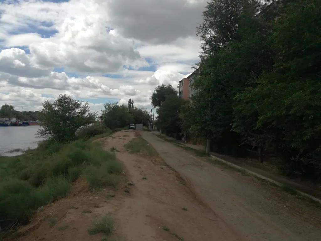 Однушка на берегу в Правобережье