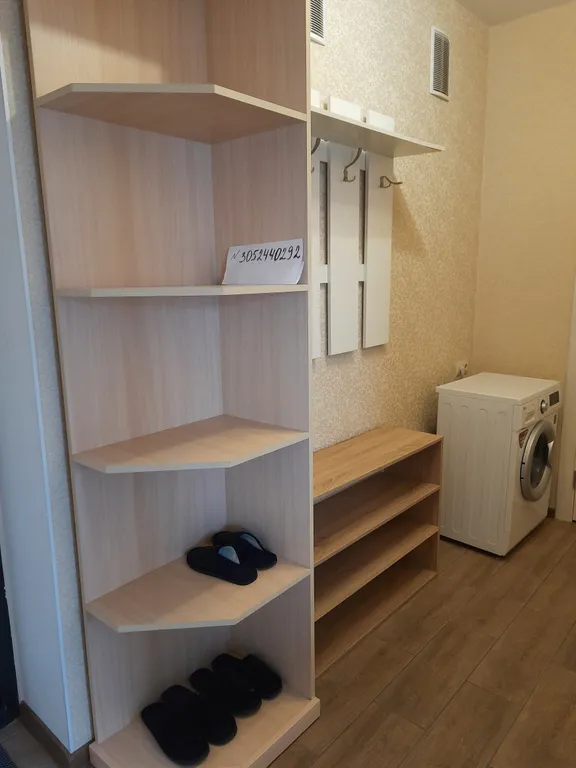 Квартира Большая и современная квартира с балконом — Цемдолина