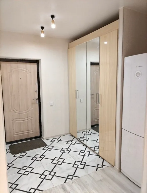 Современная евродвухкомнатная квартира с отдельной спальней в центре