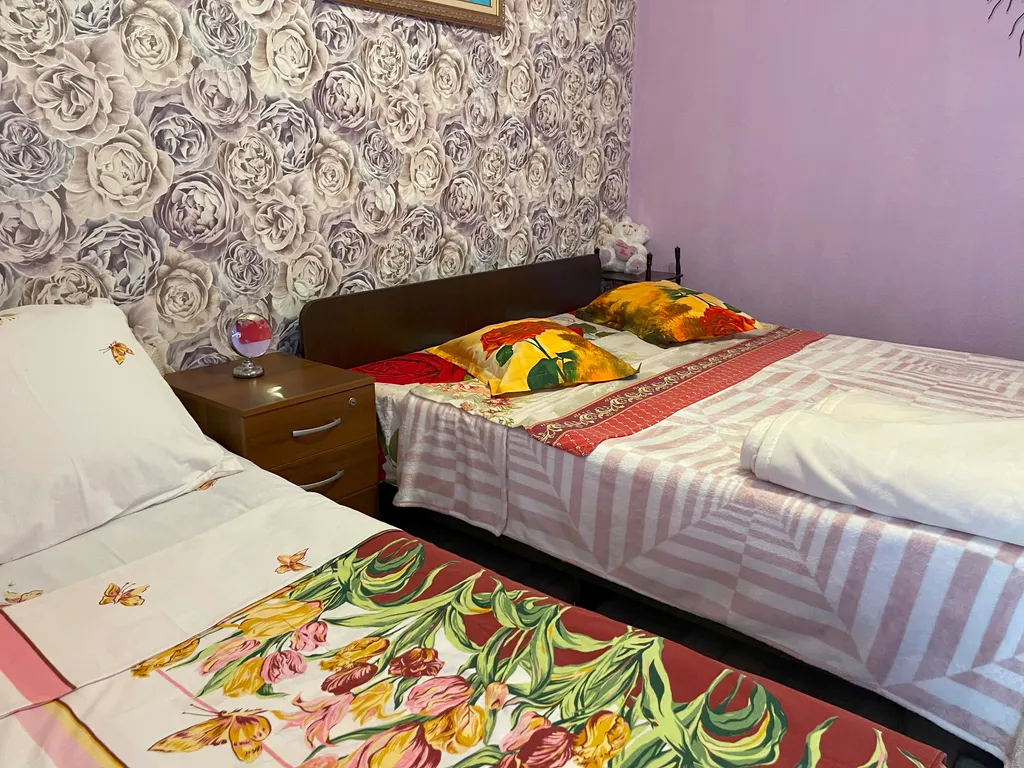 Комната под ключ на первом этаже с кондиционером