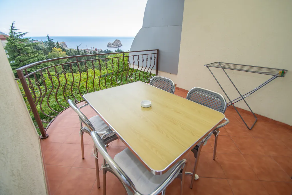 Апартаменты Андеграунд с видом на море