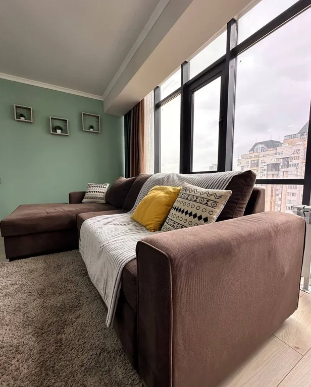 C видом на горы Esentai residence