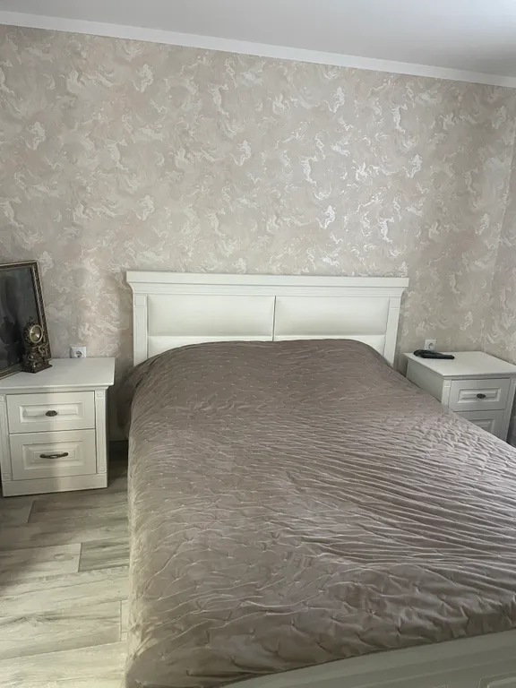 Современная квартира двухкомнатная в центре — аренда посуточно в Вешенская