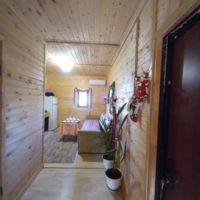 Отдых в уютном, уединенном домике на 6 сотках.