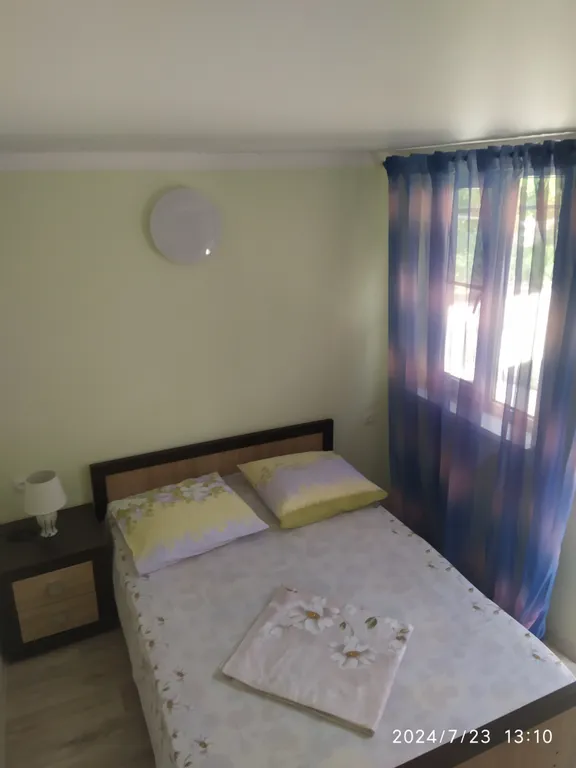 Квартира Комната с отдельным входом в частном доме — Рапица