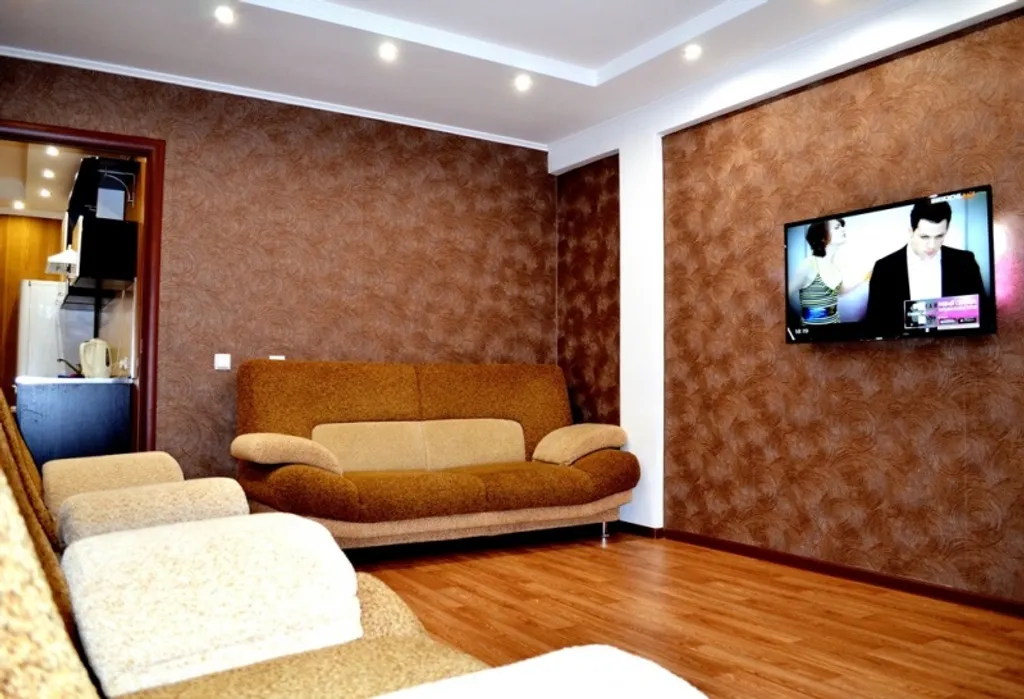 Уютная двухкомнатная квартира в центре с видом на набережную города