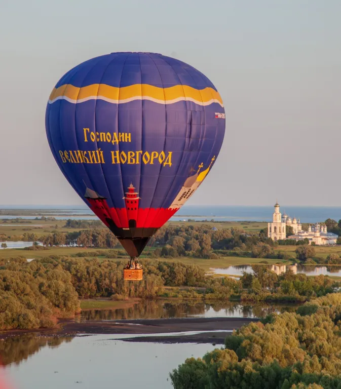 Студия на берегу реки