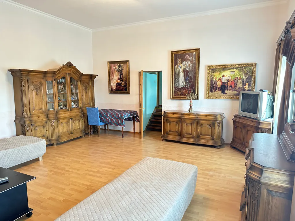 Тихий и уютный дом с террасой с видом на горы