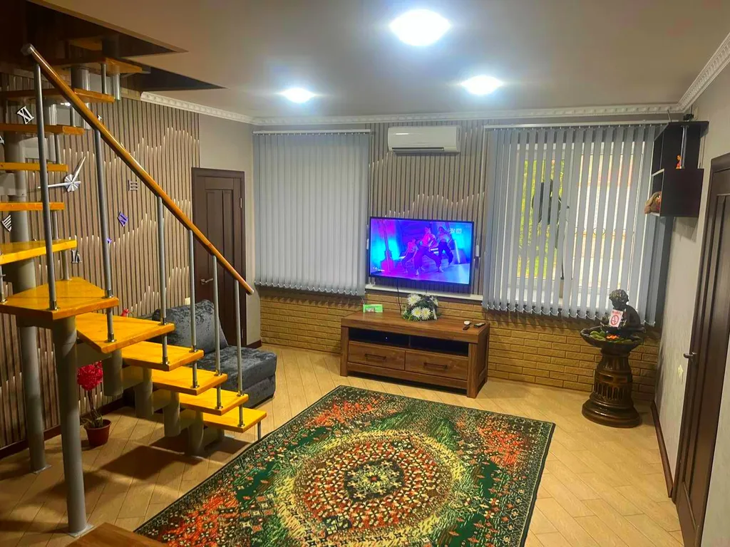 Коттедж Двухкомнатная просторная квартира у моря в центре Бердянска — аренда посуточно в Бердянск