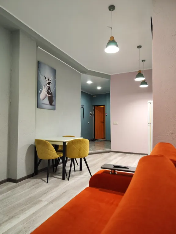 Однокомнатная квартира студия с отдельной спальней