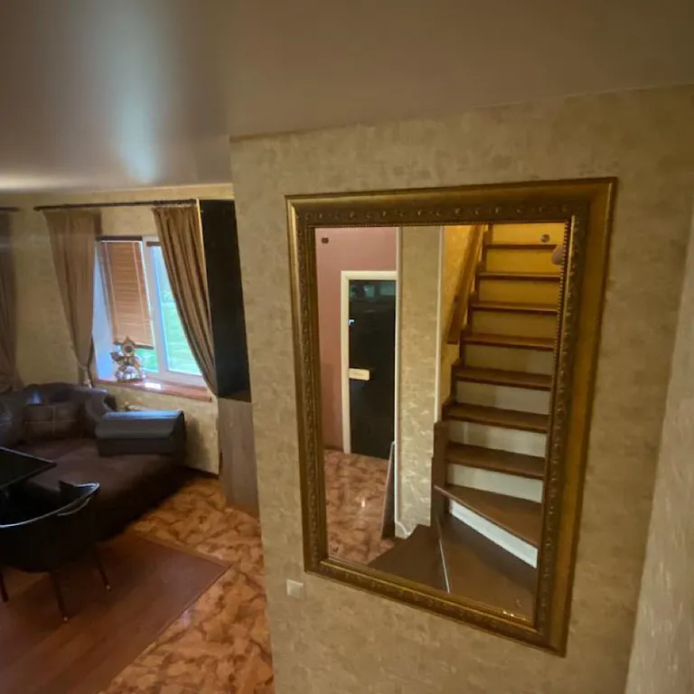 Уютный дом у леса