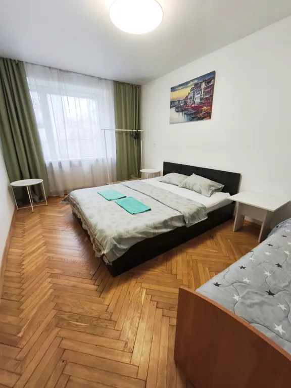 Трёхместный номер , ул.Веры Хоружей, Комаровский рынок