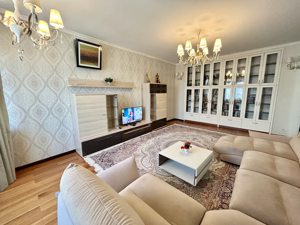 4-комнатная Квартира — аренда посуточно в Алматы