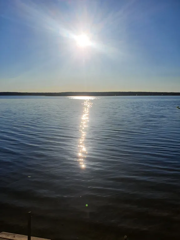 Уютный дом на берегу водохранилища