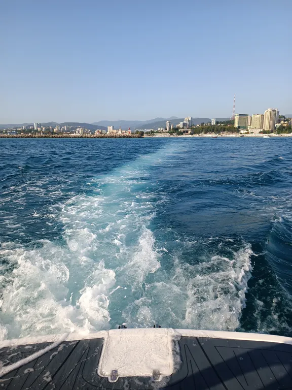 Квартира Двухкомнатная квартира недалеко от моря, рынка, океанариума и дельфинария — Адлер