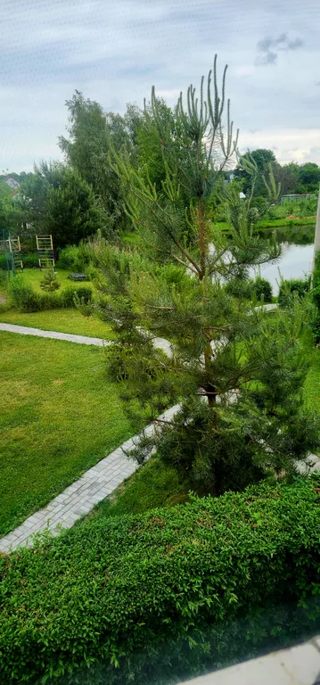 Большой коттедж у озера