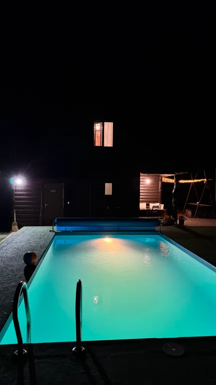 Дом с баней и бассейном