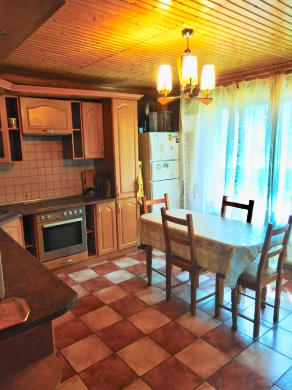 Шале с камином и 3 спальнями на берегу озера Селигер