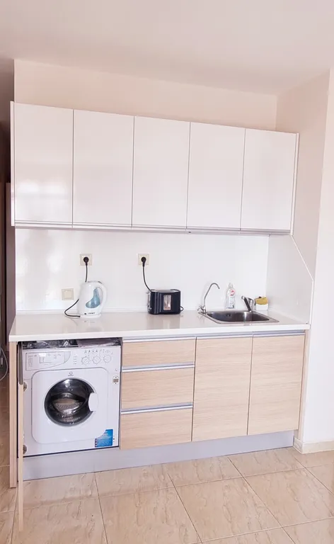 Апартаменты с 2 спальнями и огромным балконом с видом на море