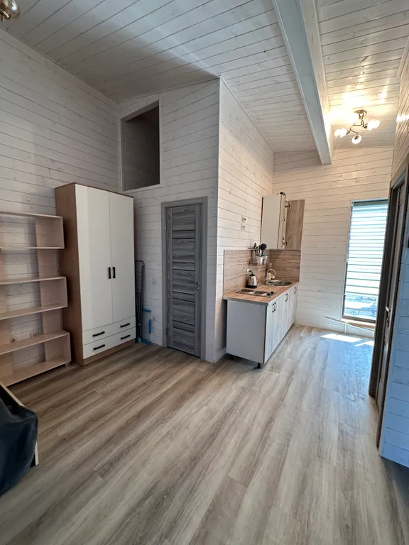 Новая квартира с балконом с видом на море