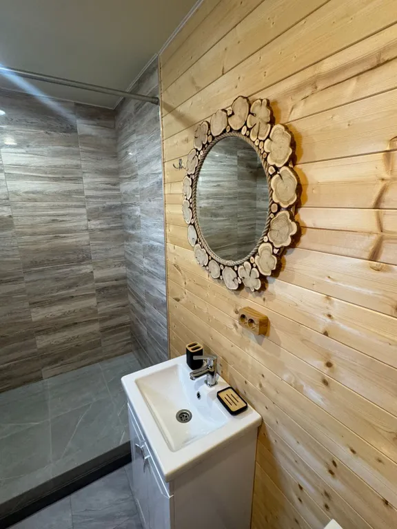 Гостевой комплекс Голден Хаус на первой береговой линии