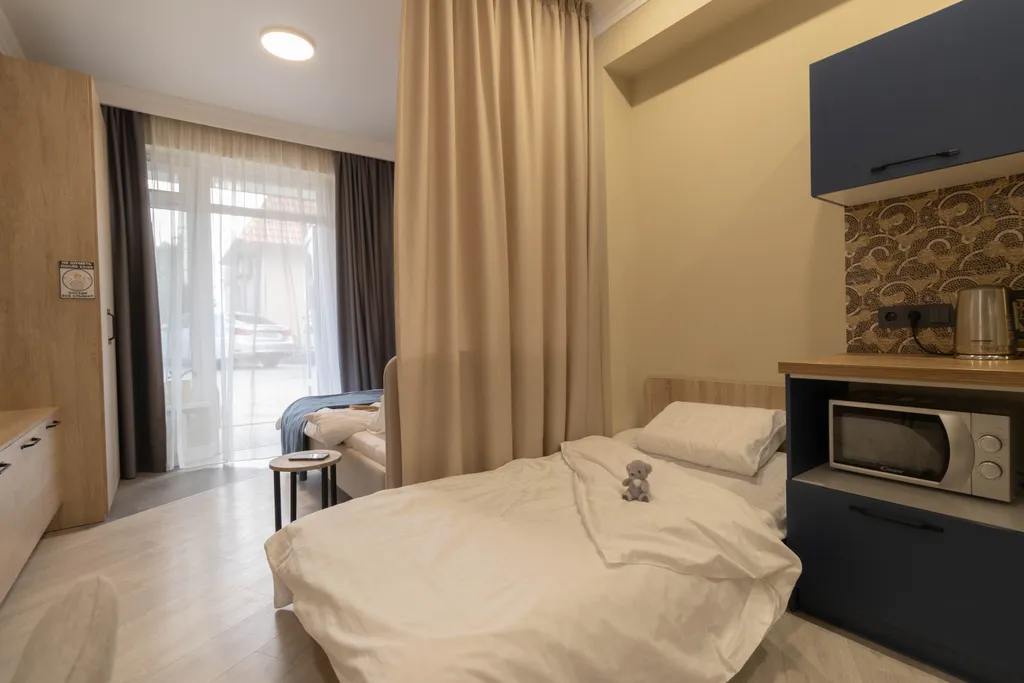 Студия у Массандровского парка в элитном районе Ялты