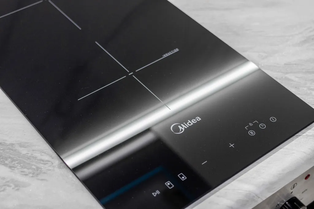 Кто ценит комфорт: новая мебель, техника, бельё